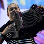 🕊️ Silvestre Dangond acompañó las honras fúnebres de Fabio Torres en Valledupar